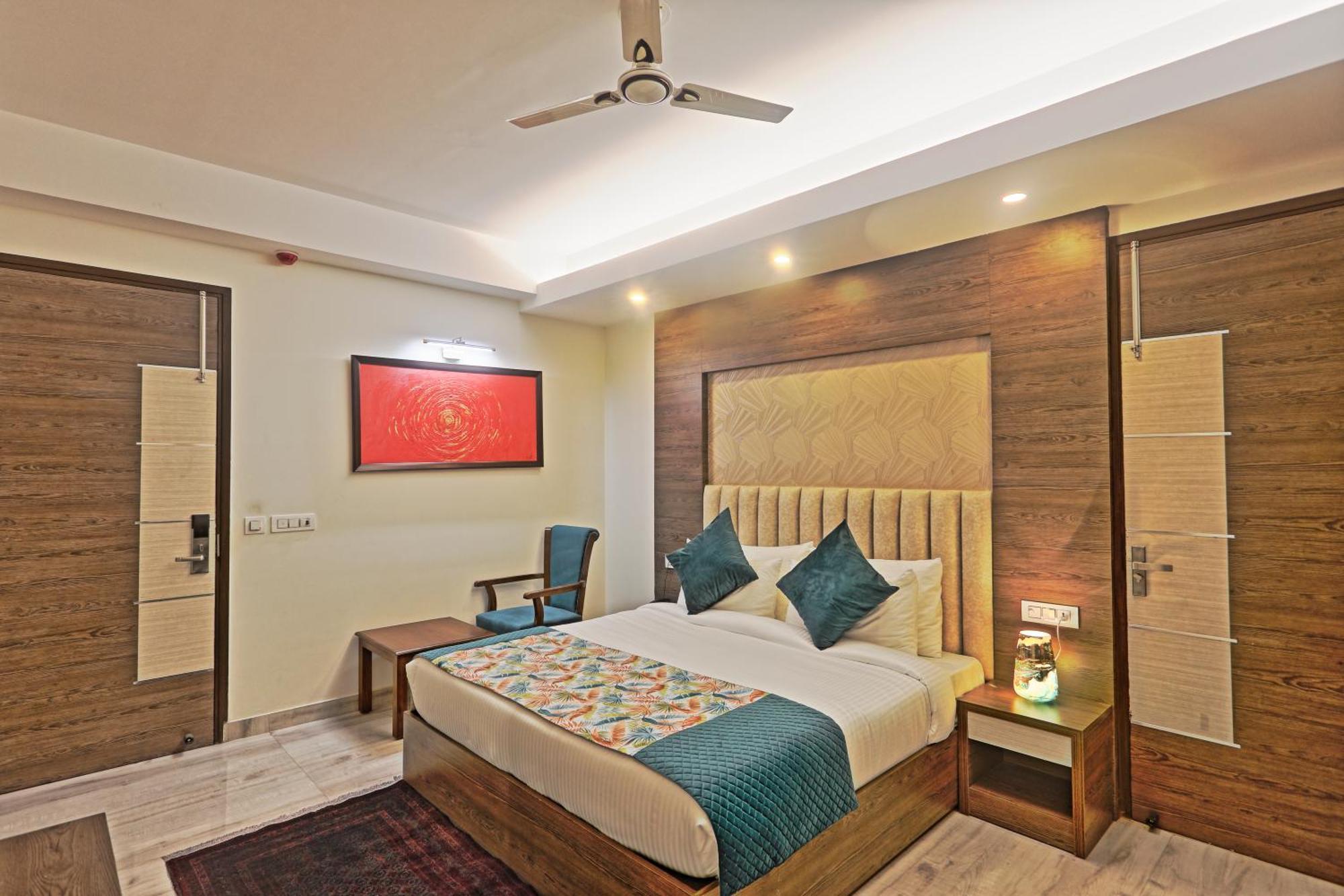 Hotel Cardinal Oxmo Delhi Airport نيودلهي المظهر الخارجي الصورة