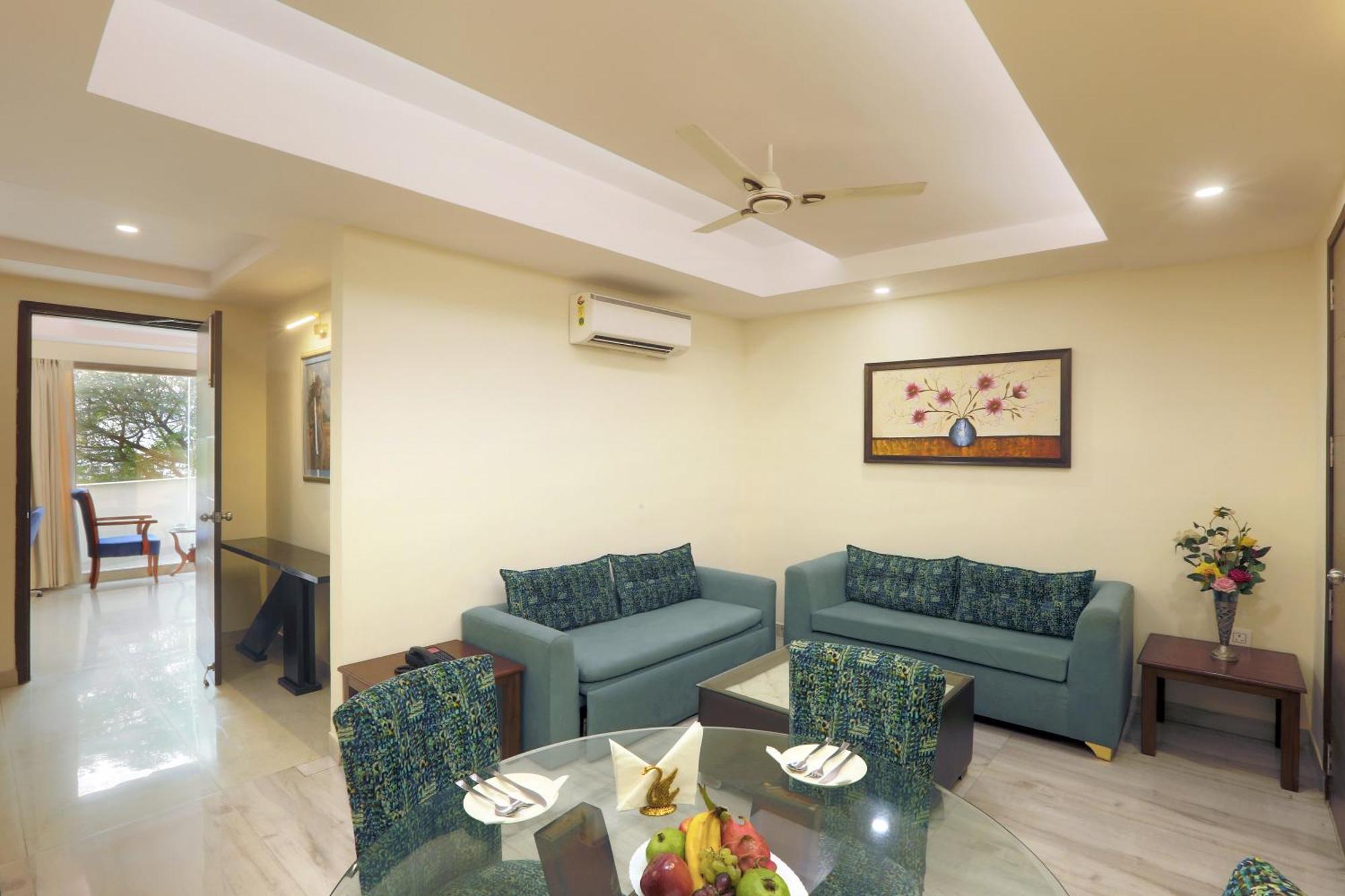 Hotel Cardinal Oxmo Delhi Airport نيودلهي المظهر الخارجي الصورة