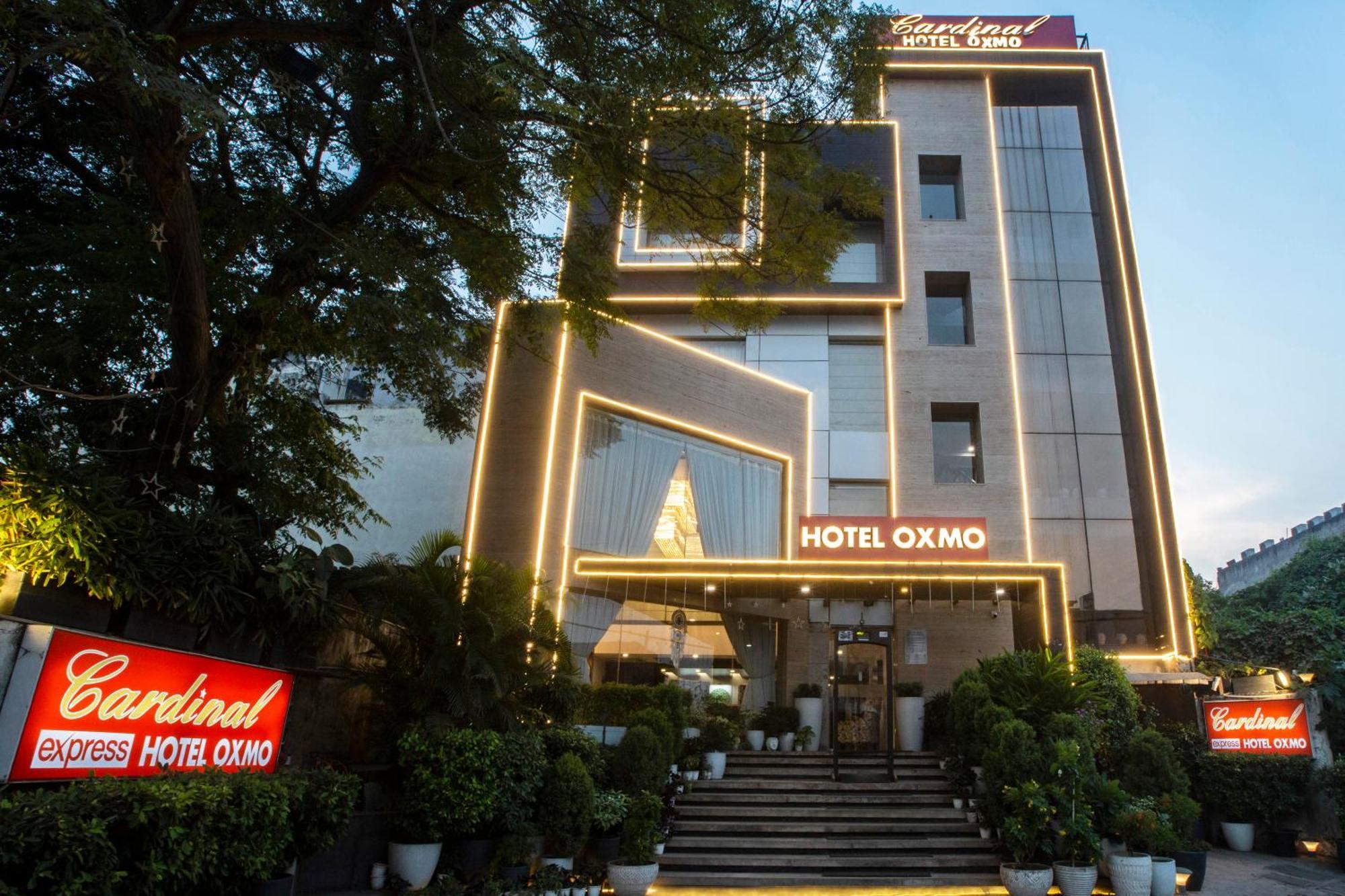 Hotel Cardinal Oxmo Delhi Airport نيودلهي المظهر الخارجي الصورة