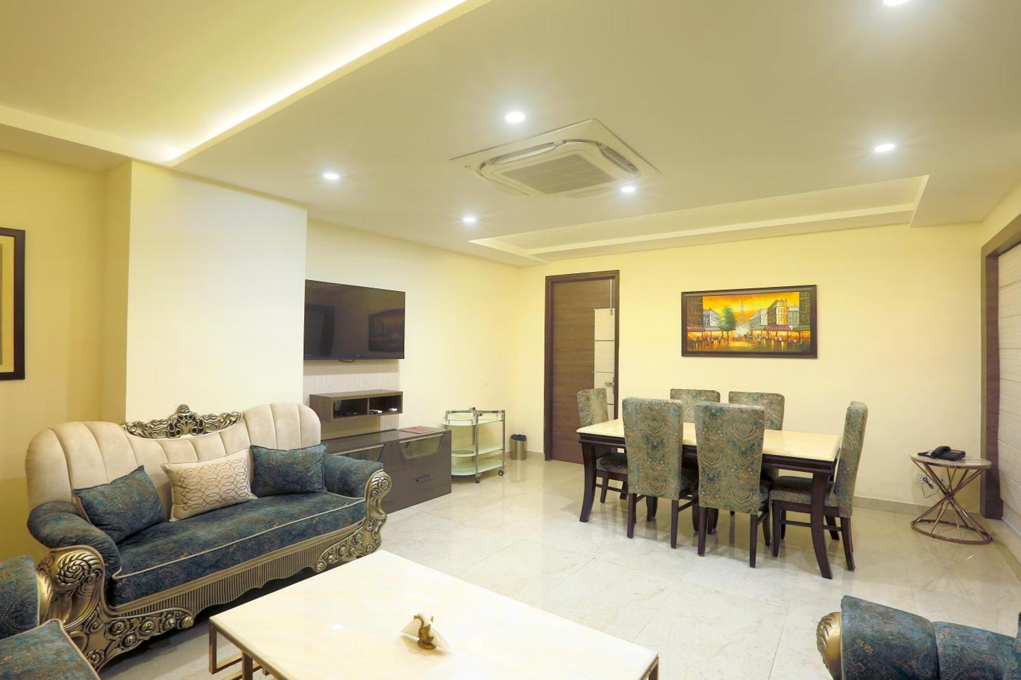 Hotel Cardinal Oxmo Delhi Airport نيودلهي المظهر الخارجي الصورة